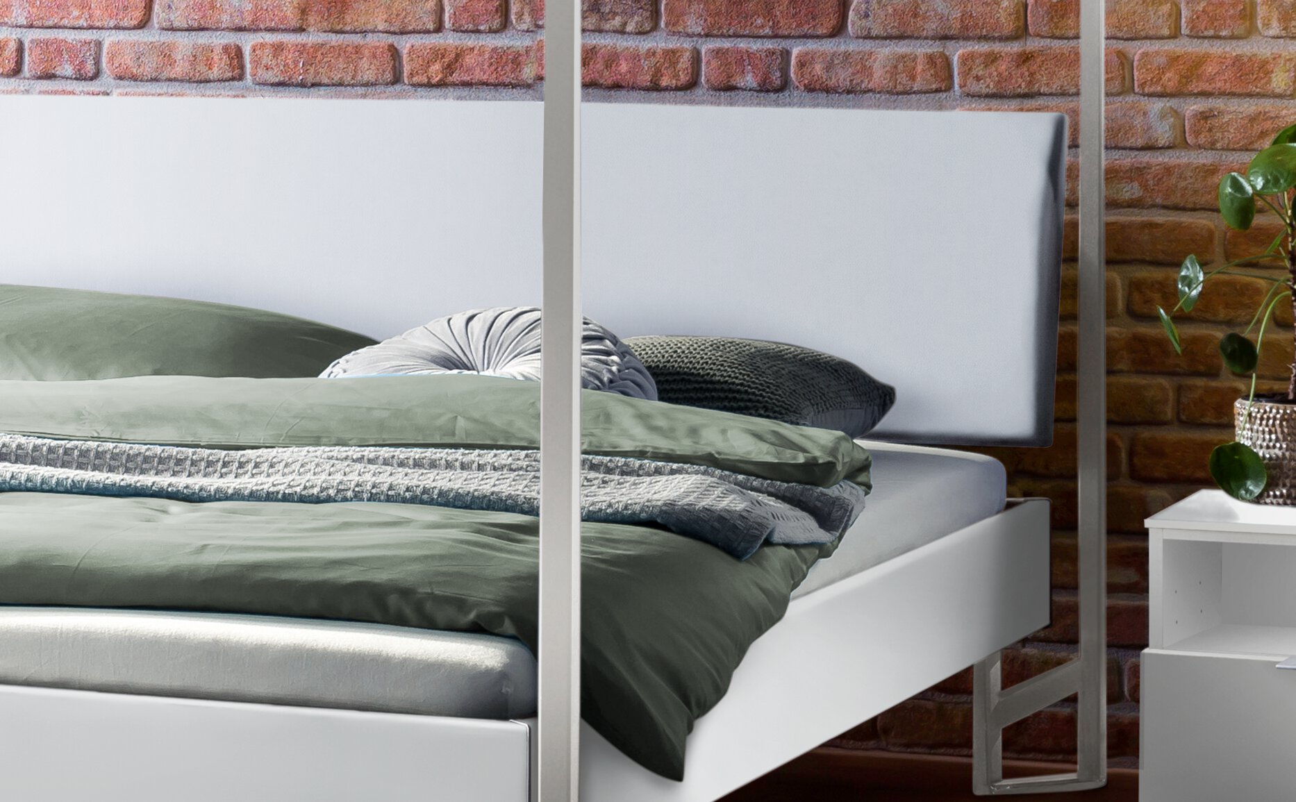Slid Lecco Bett - Movie-Line Star 16