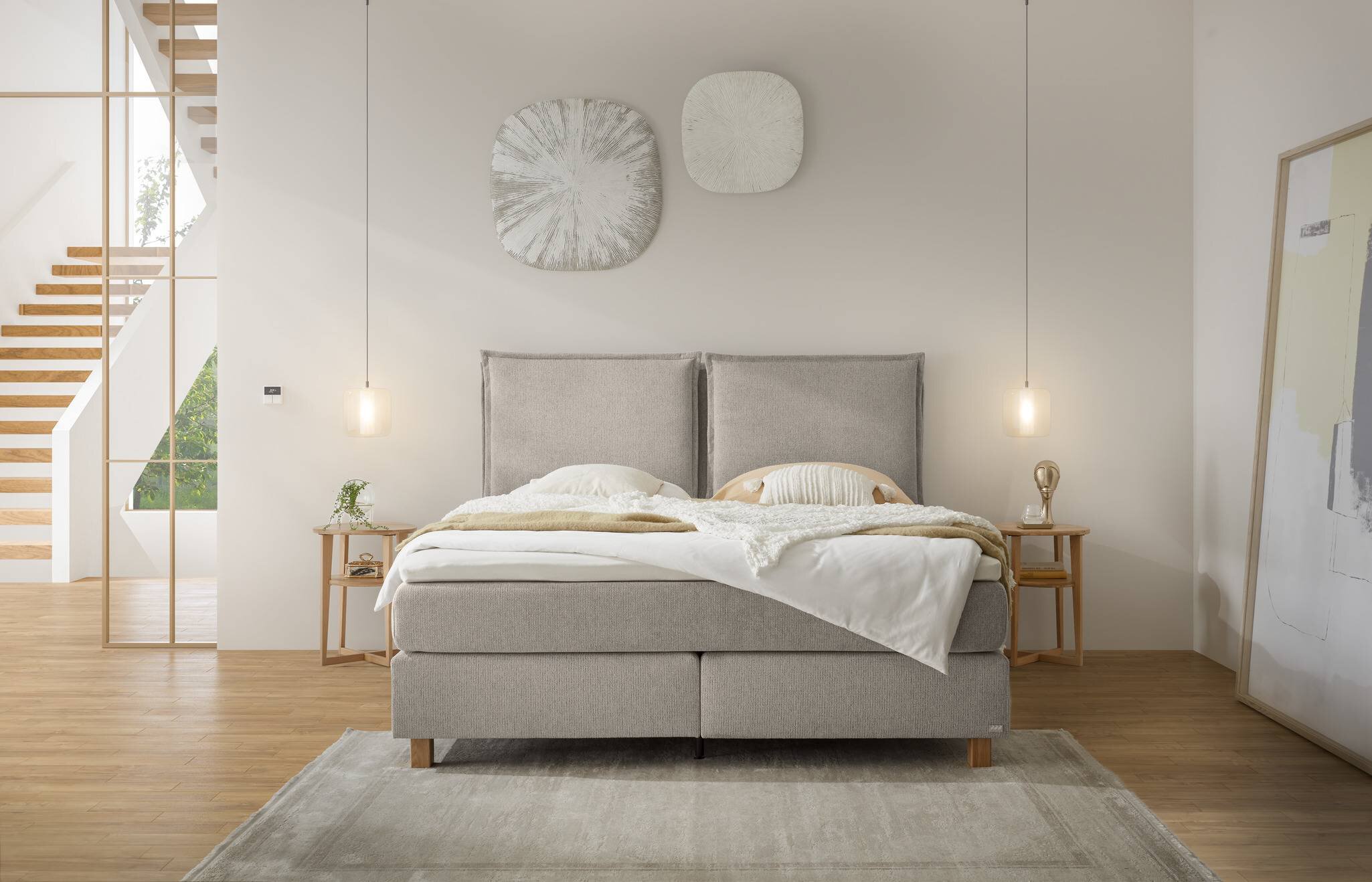 Comfort Boxspringbett Box Classic 26 mit Tess Füssen, Kate Kopfteil und Wilson Nachttisch