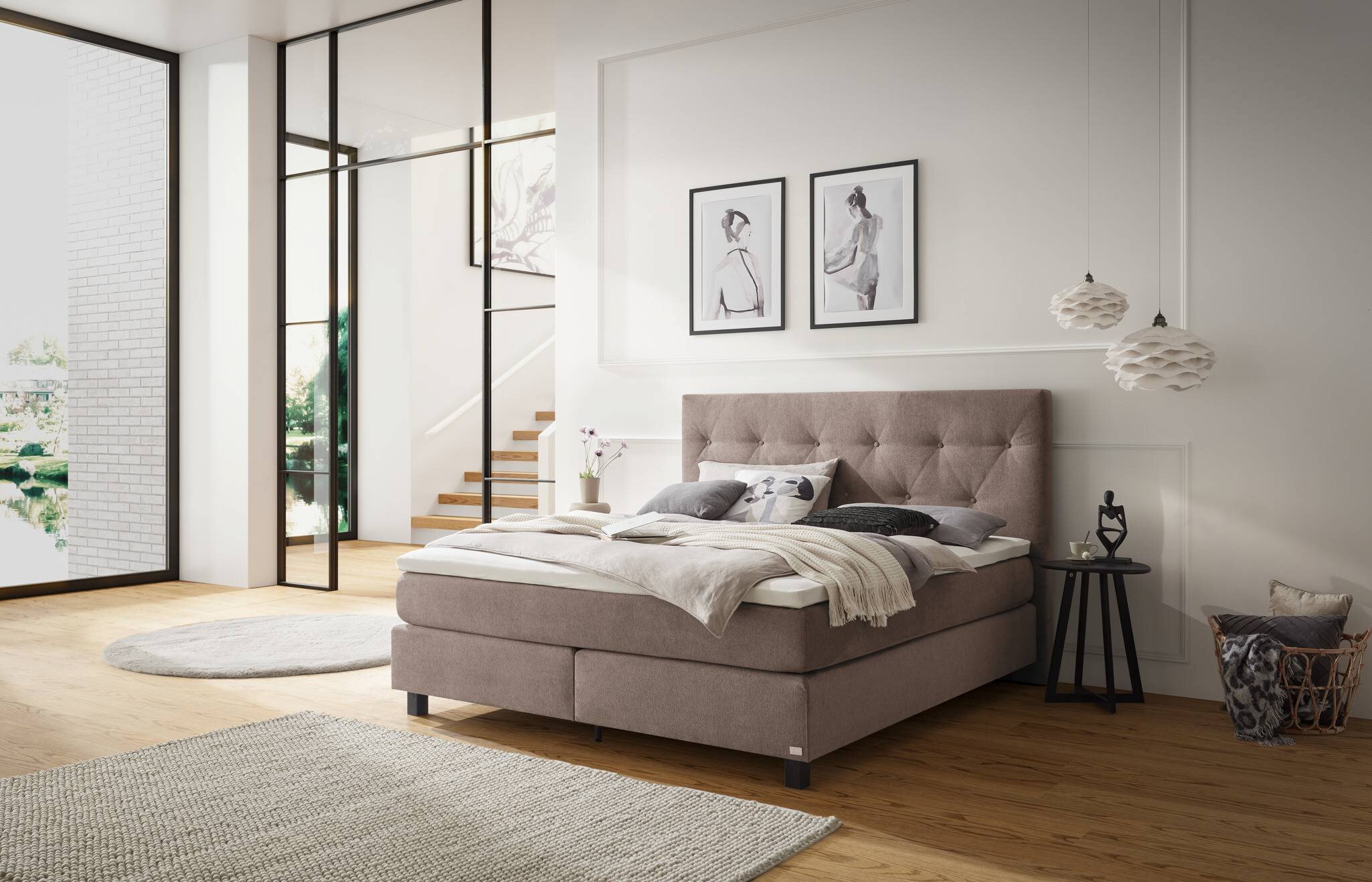 Comfort Boxspringbett Box Classic 26 mit Tess Füssen, Lilly Kopfteil und Roy Nachttisch