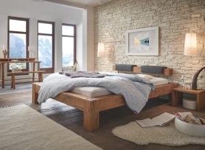 10.62-Oak-Wild-Bormio-18-Bettrahmen-in-93-Wildeiche-natur-Cobo-Füsse-in-93-Wildeiche-natur-Balco-Kopfteil-in-93-Wildeiche-natur-Nakio-Kissen-in-334-Casual-carbon